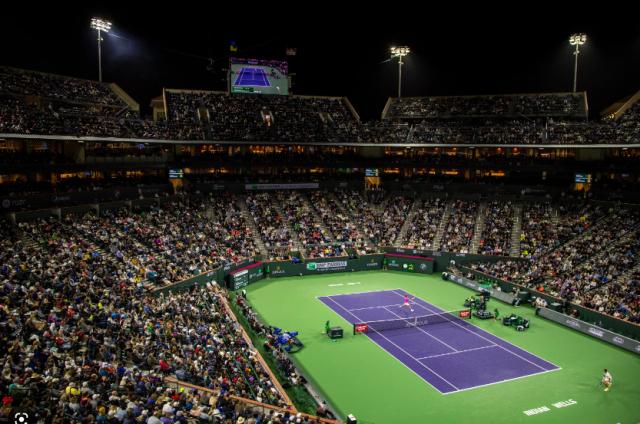 疫情后重现热闹景象 印安赛创单日球迷数量纪录